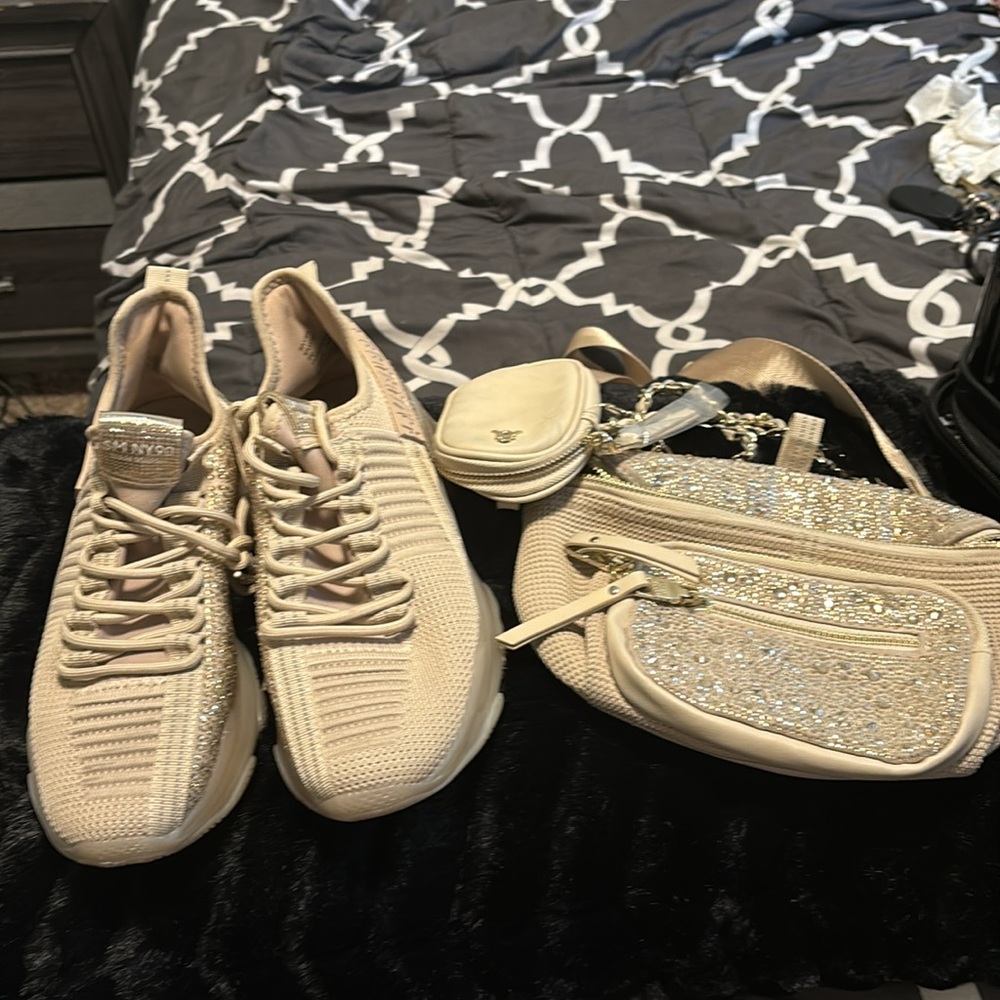 Steve Madden Maxima Sneaker in “Blush”